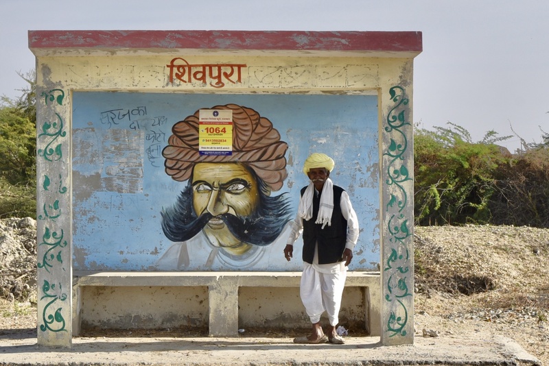 Bus Stops at Jodhpur Road