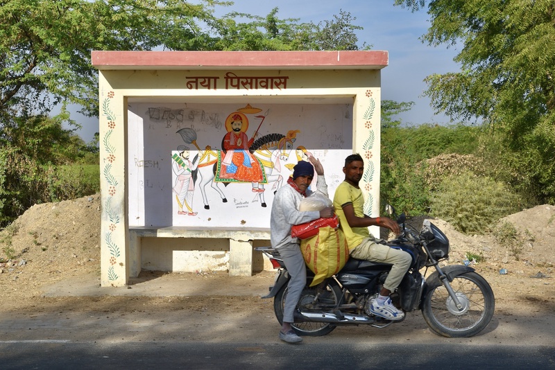 Bus Stops at Jodhpur Road